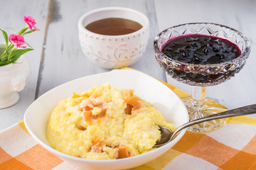 Organic polenta with milk and pumpkin.