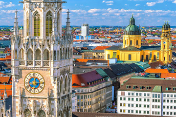 Fototapeta premium Munich skyline with Marienplatz town hall