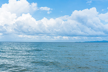 Horizon of the sea and sky in sunny day.