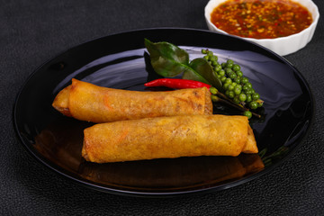 Deep fried spring roll with prawn