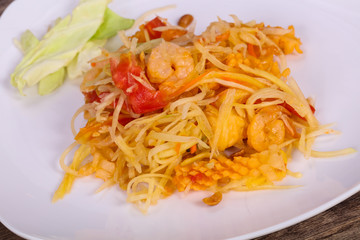 Thai salad with papaya and prawn