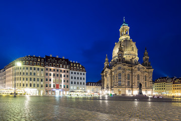 Fototapeta na wymiar Neumarkt and Frauenkirche at night in Dresden, Germany