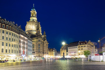 Fototapeta na wymiar Neumarkt and Frauenkirche at night in Dresden, Germany