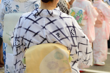 浴衣で盆踊り
