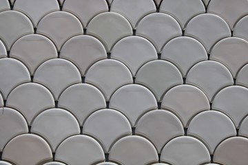 Revestimento cerâmico de parede em forma de escama