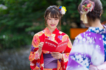 京都観光　女子旅　浴衣の女性