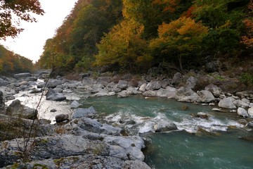 《抱返り渓谷の紅葉》秋田県仙北市