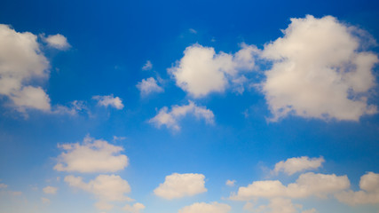 Obraz premium Light clouds at morning sky