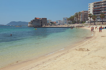 Obraz premium Sandy beach on sea coast. Toulon, France