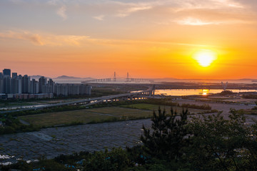 Fototapeta premium Sunset at incheon bridge,South Korea
