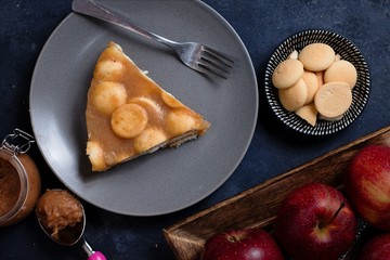 Applesauce pie