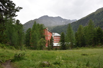 Südtirol, Martell, Matrtelltal, Lost Place, Hotel, Paradiso, Val Martello, Fenster, baufällig,...