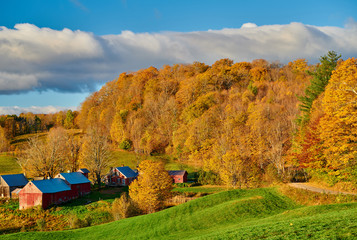 Fototapeta premium Jenne Farm with barn at sunny autumn morning in Vermont, USA
