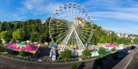 Backnanger Stadtfest Panorama Bleichwiese mit Stadtturm und Stiftskriche