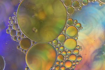 ABSTRACT BUBBLE OIL