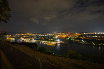 Blick aufs Deutsche Eck Nachtaufnahme Koblenz