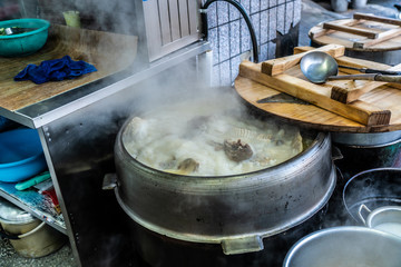 韓国・大邱の市場_豚骨チゲ04