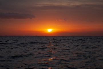 Obraz premium sunset over the sea