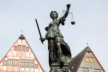 Fototapeta premium Justitiabrunnen Fountain by Manskopf (1887), Romerberg Square; Frankfurt