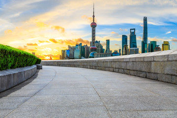 Obraz premium Sunrise Shanghai urban architectural landscape and square ground