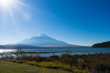 Fototapeta premium 富士山と山中湖