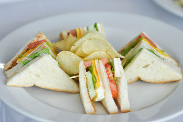 club sandwich, chicken sandwich