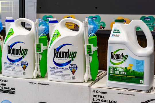 April 25, 2019 Sunnyvale / CA / USA -  RoundUp weed killer on a store shelf; Bayer purchased Monsanto in 2018 and since then there have been more than 10,000 lawsuits filed against its subsidiary