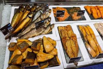 Fisch verkaufsfördernd präsentiert in der Auslage