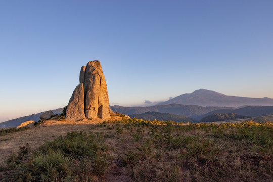 I megaliti dell'Argimusco in Sicilia