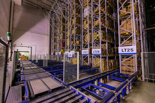 Modern automation of warehouse production in China.