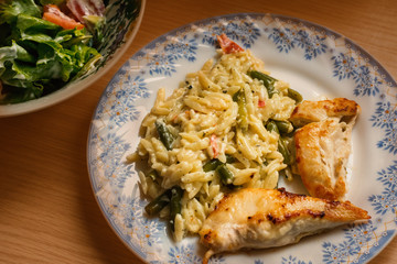 Plate with chicken, rice, haricot