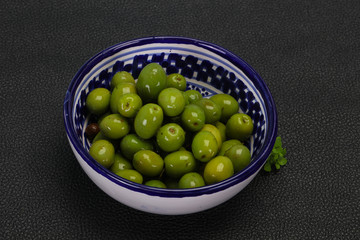 Green Campo Real olives in the bowl