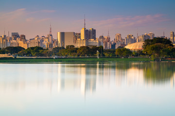 Fototapeta na wymiar Parque Ibirapuera em São Paulo, Brasil