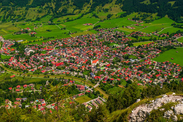 Der Ausblick vom Gipfel des Kofel auf Oberammergau