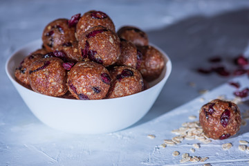 Healthy energy oatmeal balls or bites 