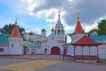 The temple was built in 1595 by the Moscow merchant Savva Emelyanov. In 1992, the Church became the metochion of the Athonite Panteleimon monastery.  Russia, Moscow, August 2019