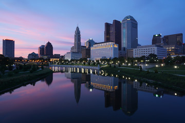 Fototapeta na wymiar Columbus Ohio skyline at sunset