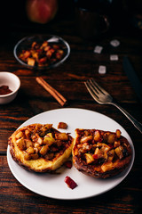 French toasts with caramelized apple