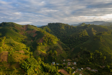 Vue sur les montagnes vietnamiennes du Nord