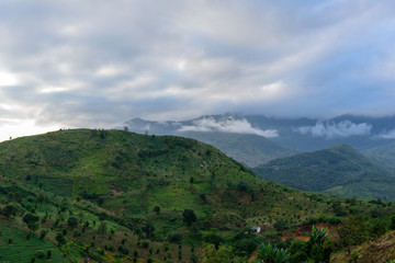 Fototapeta na wymiar Vue sur les montagnes vietnamiennes du Nord