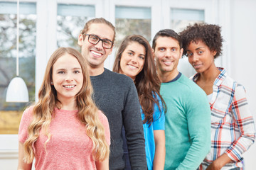 Gruppe Studenten als Coworking Business Team