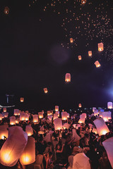 Fototapeta na wymiar Lanterns festival, Yee Peng and Loy Khratong in Chiang Mai in Thailand