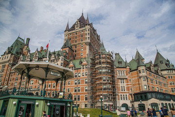Fototapeta premium Chateau Frontenac hotel in Quebec City streets in Canada