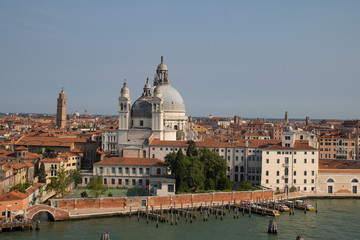 Fototapeta na wymiar Entrada a Venecia