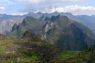 Vue sur les montagnes vietnamiennes du nord