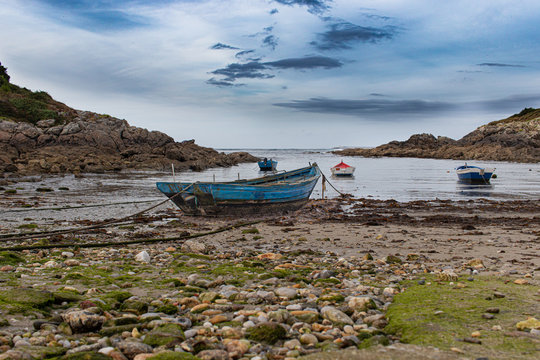 boats on the Atlantic coast, Costa da Morte, Sorrizo