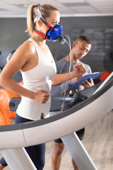 Woman doing a fitness test © WavebreakMediaMicro