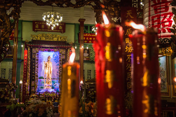Fototapeta na wymiar Chinese temple night views in Chinatown, Bangkok, Thailand