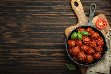 Meatballs in tomato sauce