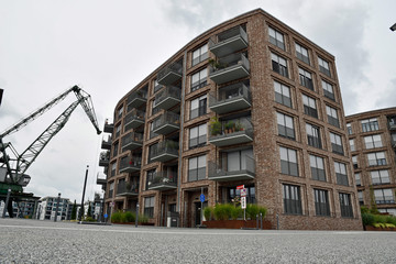 wohn- und geschäftsviertel am mainzer binnen- und zollhafen